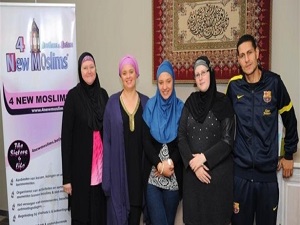 Müslüman oldu bin kişinin İslam'ı bulmasına vesile oldu