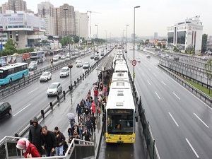 Metrobüse belirli saatlerde zam geliyor
