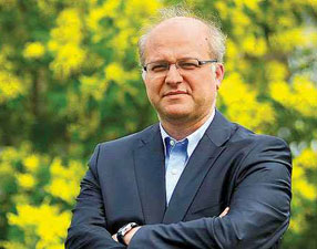 Ramazan hayatın hazdan ibaret olmadığını fark ettirir