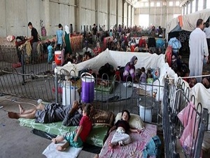 Türkmenler inşaat depolarına sığındı