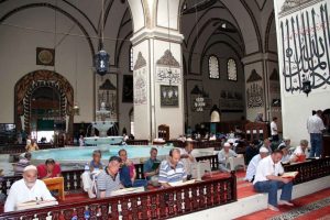 Ramazan’da Ulu Cami dolup taşıyor