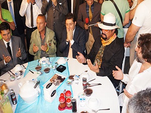 Kur’an-ı Kerim dinleyip dua etti