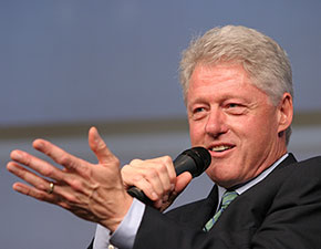 Clinton: İsrail kendini ahmak olarak takdim etti