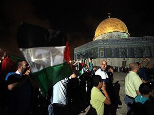 Mescid-i Aksa'da teravih namazı sonrası İsrail protestosu