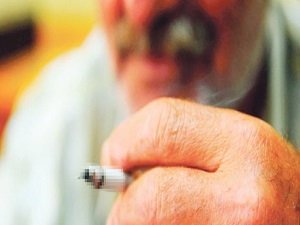 Sigara, diş eti hastalıklarında risk faktörü