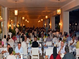 Antalya Kumluca'da 15 bin kişilik iftar