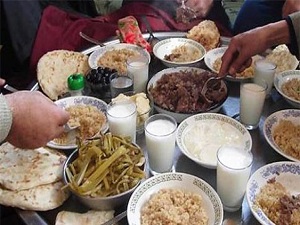 Bayramda dikkatsiz yenilen yemek kronik hastalıkları tetikler