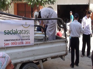 Suriye Doğu Guta'da Sıcak Yemek Dağıtımları Yapılıyor