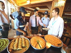 Tatlı ve unlu mamul imalathanelerine bayram denetimi