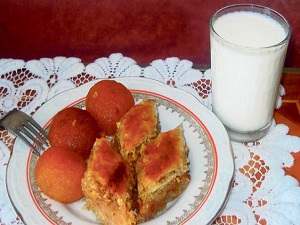 Baklavanın yanında ayran için