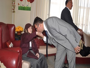 Bayramların birleştirici özelliği unutulmamalı