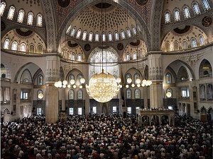 İslam alemi bayram namazında buluştu