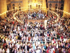 Bayram namazını aynı çatı altında kıldılar