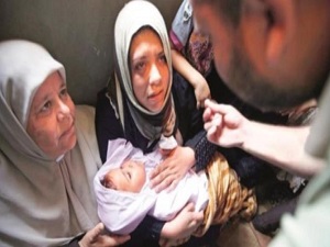 Gazzeli bebekler bombaların ortasında doğuyor