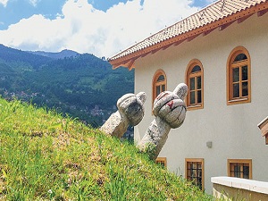 Bosna’da mezar taşı geleneği yaşıyor