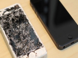 Kırık iPhone'lara ücretsiz değişim başladı