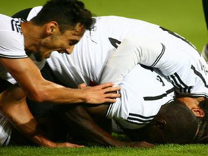 Önce gol sonra secde