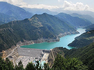 Yağmur bereketiyle geldi