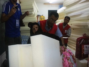 Türk Kızılayından Gazzelilere gıda, yatak ve duş desteği