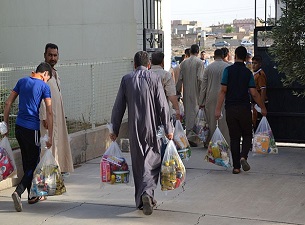 ABD'den, Iraklı sivillere havadan su ve gıda malzemesi