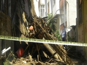 Tarihi yapılar tehlike saçıyor