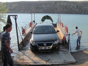 Salla araç taşımacılığı yapılıyor