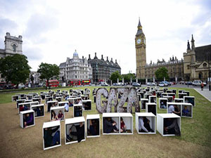 Londra'da Gazze için anlamlı protesto