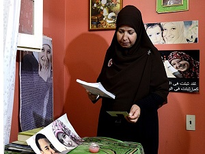 İhtilalciler Esma'nın mezar taşından korkuyor