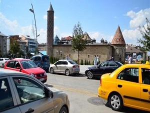 Trafikte kalmış eserlerde titreşim araştırması