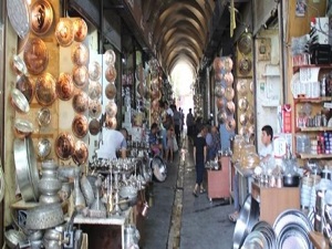 Yaz ve kış kapalı çarşıya ilgi eksilmiyor