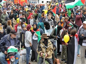 Gazze'ye sessiz kalan İngiliz hükümetine protesto