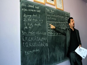 Kürtçe öğretmeni adaylarının atanma talebi