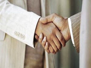 'Bizi aldatan bizden değildir'