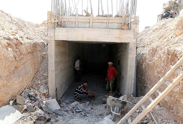 Suriye'de hastaneler yer altına iniyor