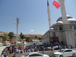 Aşkale Hz. Ömer Camii İbatede Açıldı