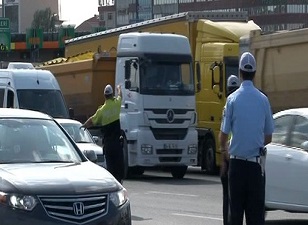 İstanbul’da araçlara egzoz gazı denetimi