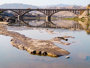 Dicle kurudu, yüzen adalar karaya oturdu