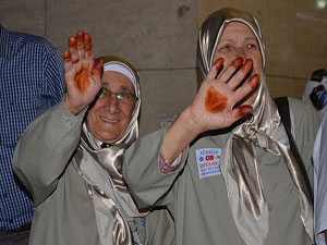 Hacı kafileleri dualarla uğurlanıyor