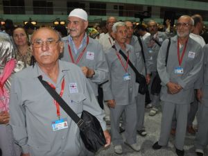 İzmir'den İlk Hacı Kafilesi Yola Çıktı