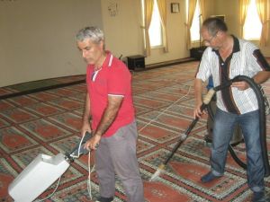 İzmit'te 8 Ayda 285 Cami Temizlendi