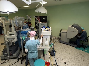 Devlet hastanelerinde ameliyat yapan 'robot'lar artacak