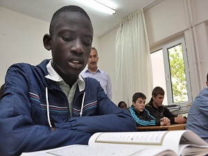 Türkiye'de eğitim almak için yarışıyorlar