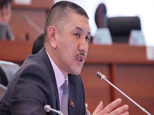 Başörtüyü engelleyenler hapse atılsın