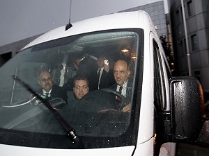 Bakan elektrikli minibüsü test etti