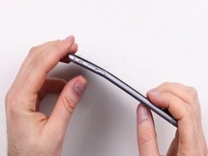 Apple'ın iPhone 6 ile başı dertte!