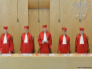 Alman mahkemesinden başörtüye ilk pozitif karar