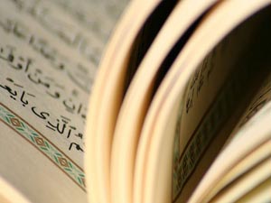 Kimseyi Allah’a karşı fitneye düşürecek kimseler değilsiniz!