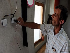 Dağda elektriğini güneşten alıyor