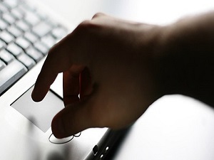 İnterneti yasaklamak ailelerin sorununu çözer mi?