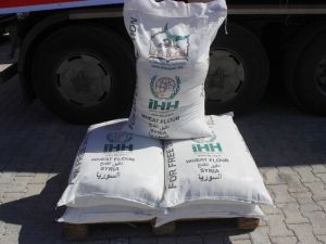 İHH'dan Suriye'ye Bin Ton Un Yardımı